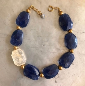 کریستال کوارتز آبی